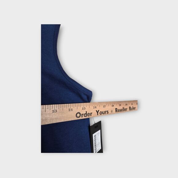 NEW YogaSix Y6 Womens Racerback Tank Med Blue Circle Logo Graphic Activewear - Picture 4 of 7